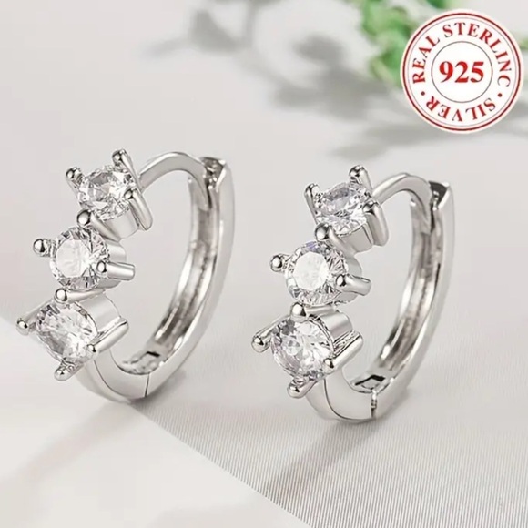 925 Cubic Zircon Sparkling Hoop Earrings - Picture 1 of 2